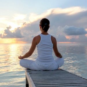Как избежать нервозности во время самоизоляции: медитация